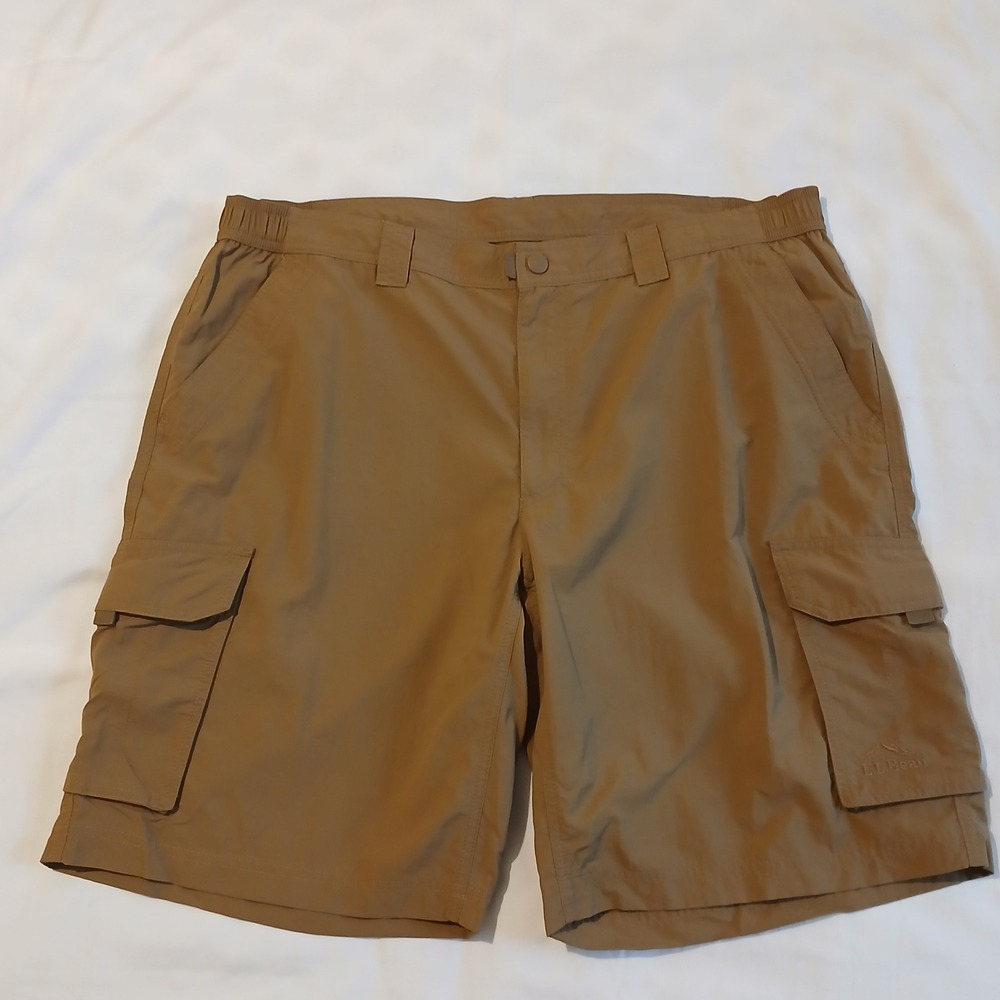 LL Bean Mens XL Regular Khaki Nylon Tropic Weight Cargo Shorts 289047 Brown EUC